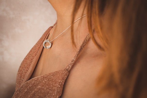 31 березня Міжнародний день декольте / © Pixabay