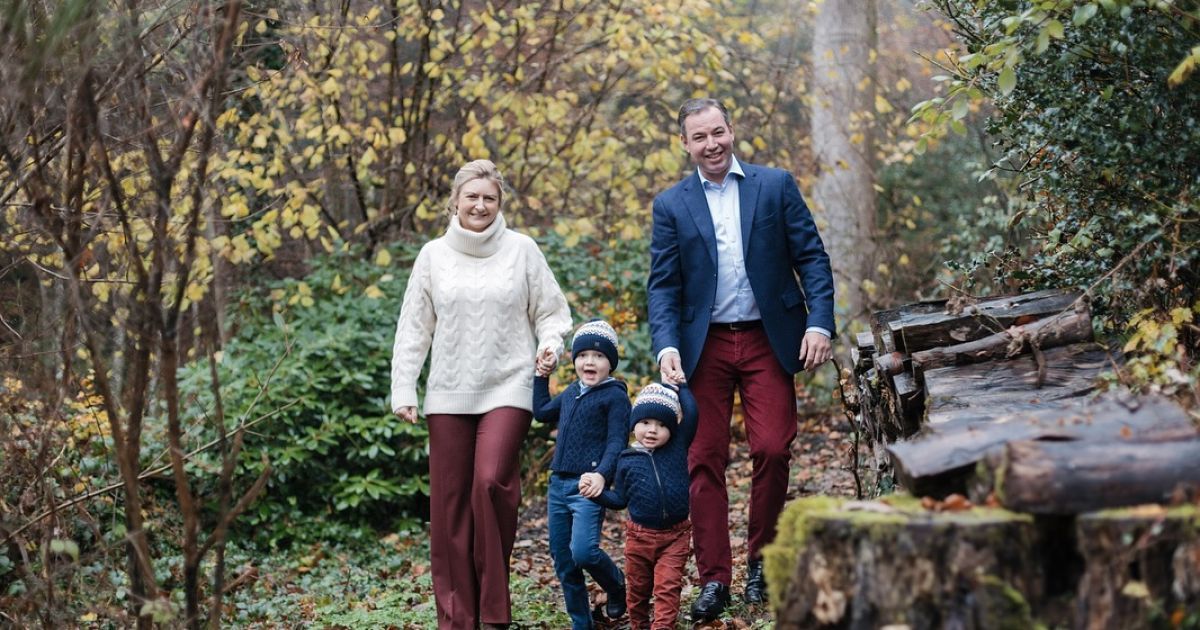 Қыз кіре берісте жыныстық қатынасқа түскендей сезінді