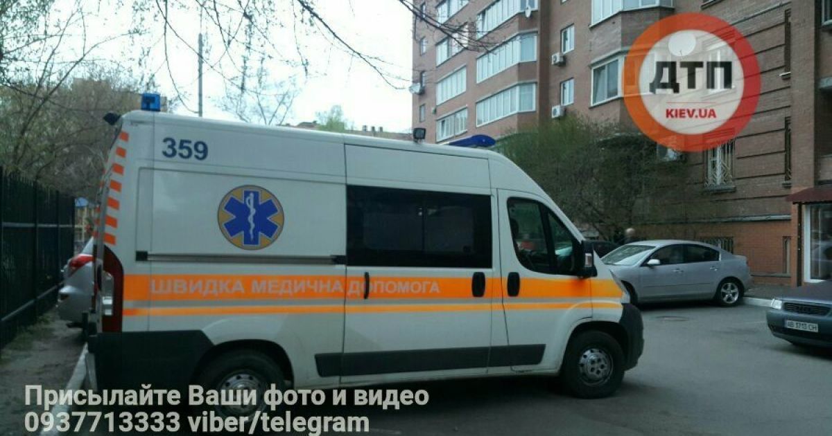 У Києві із 13 поверху впав чоловік_2 / © Facebook/Влад Антонов