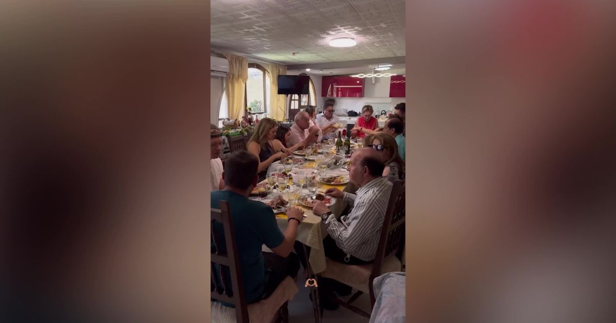 Мішель Андраде показала свою велику болівійську родину