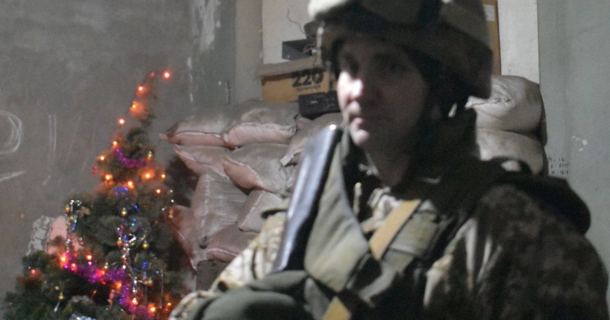 На Донбассе не до празднований: боевики продолжают стрелять, ранили украинского бойца