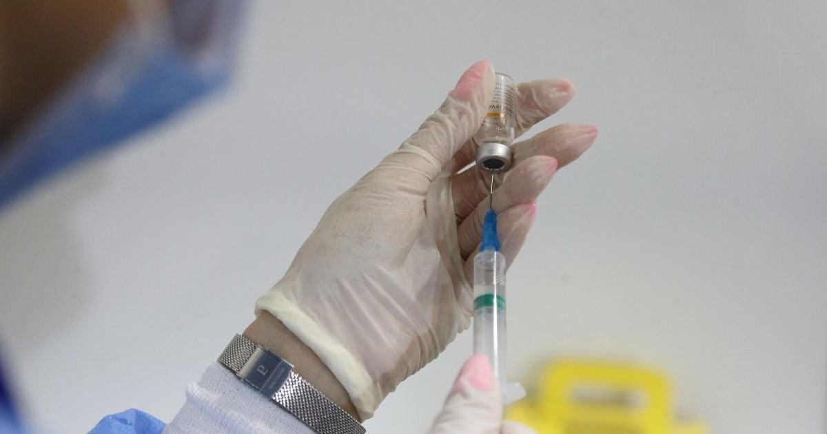 Pfizer кололи 130 работникам: подробности смерти 47-летнего украинца после вакцинации