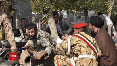 В Иране во время военного парада боевики открыли хаотичную стрельбу