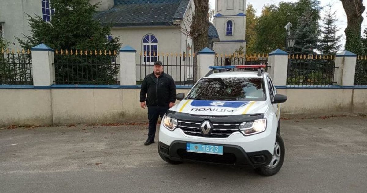Під Києвом перекинувся човен з рибалками: один з них потонув, іншого ледь встигли врятувати / © facebook/Андрей Небытов