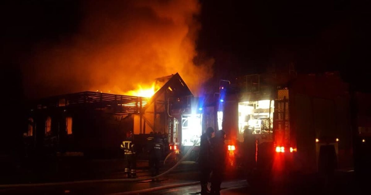 У Рівному потужна пожежа охопила ресторан