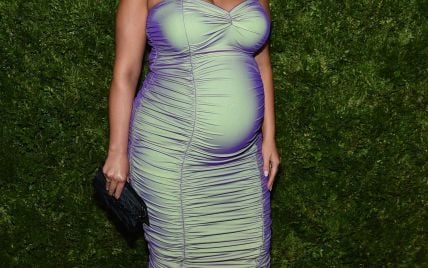Це вже занадто: вагітна Ешлі Грем з'явилася в кадрі повністю оголеною