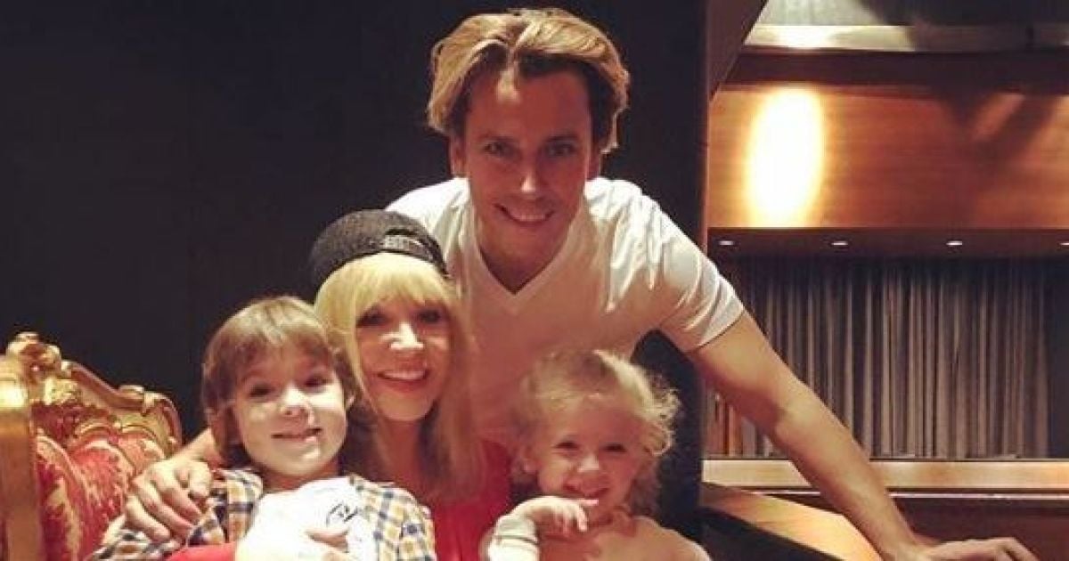 Максим Галкин с детьми перепугал Аллу Пугачеву призраком: "Пугалкины"