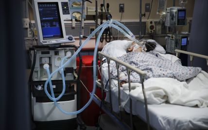 В Индии в результате утечки кислорода умерли более двух десятков COVID-пациентов на ИВЛ: видео