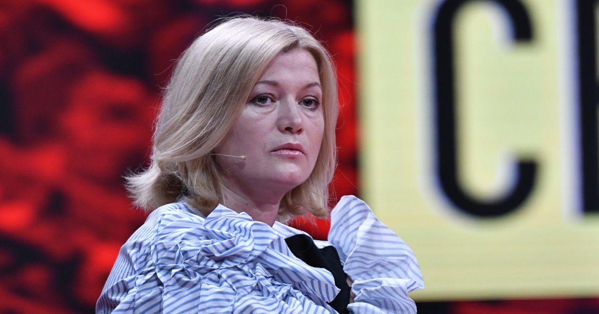 Картина, которая нарисована соком свеклы: Геращенко рассказала о рисунке Сущенко из заключения