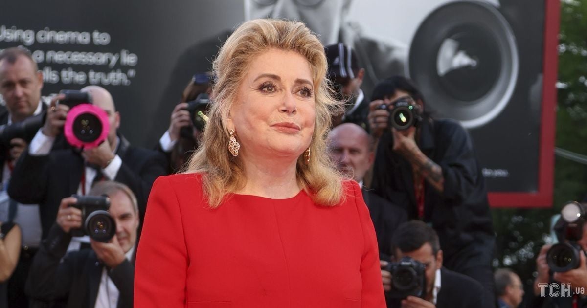 Катрин Денев