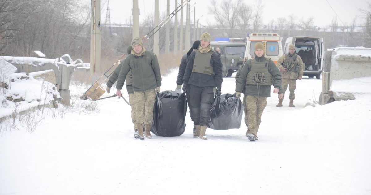 Бойовики повернули тіла двох українських захисників, які загинули на Світлодарській дузі