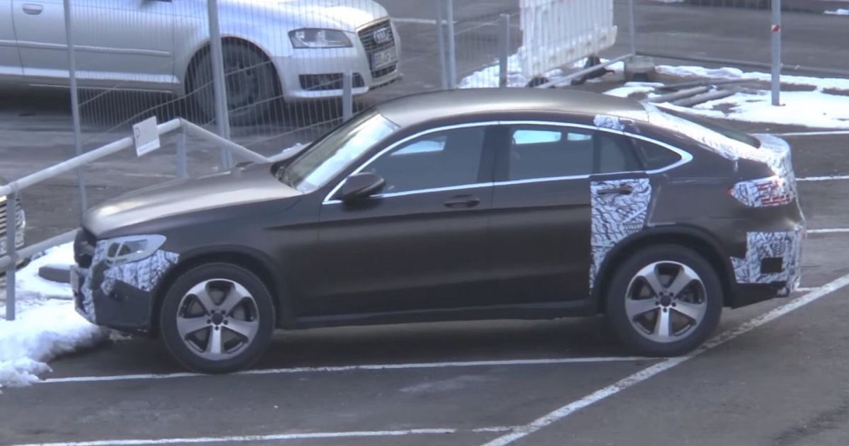 В Сети появилось видео Mercedes GLC Coupe