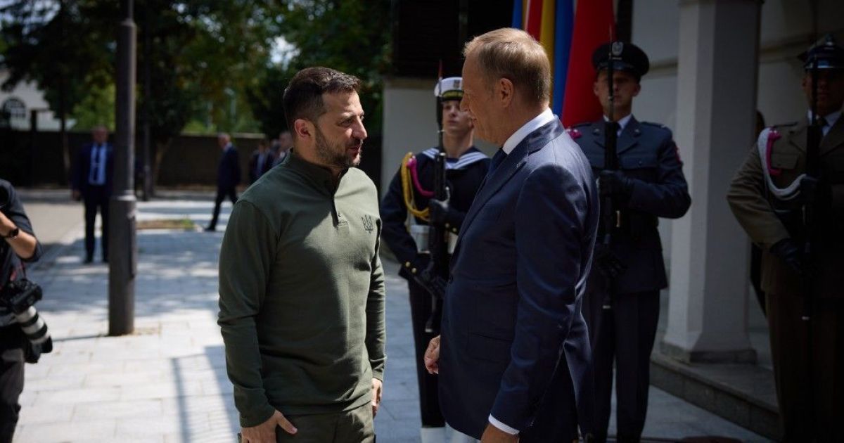 Польский премьер Дональд Туск встретился с президентом Украины Владимиром Зеленским в Варшаве.