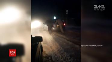 Крига на узбіччі, а на подвір'ях річки: негода повернулася на Прикарпаття