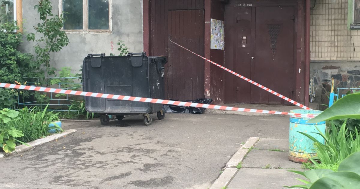 Полиция нашла роженицу, которая выбросила младенца в мусоропровод на Оболони