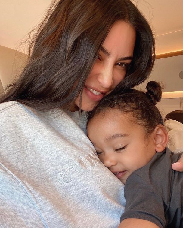  / © instagram.com/kimkardashian