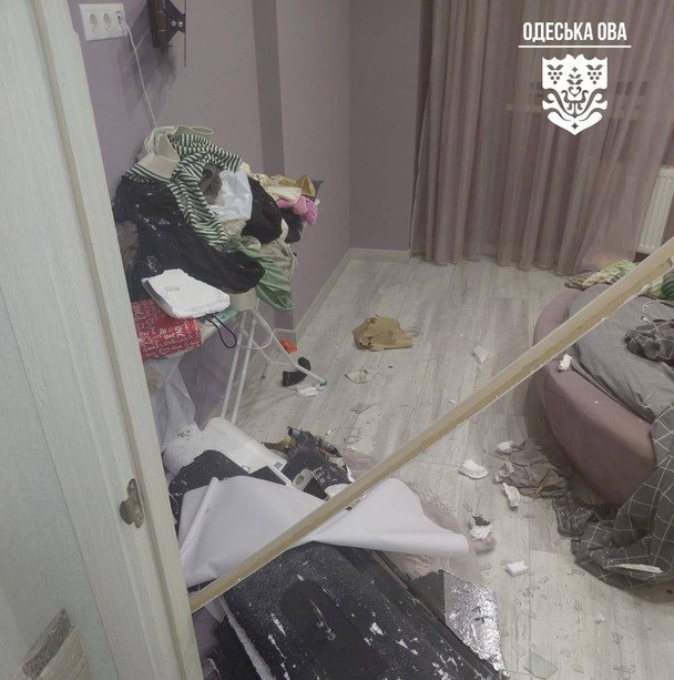 Российские БПЛА попали в жилые дома в Одессе.