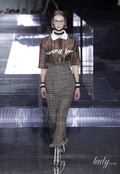 Коллекция Burberry прет-а-порте сезона осень-зима 2020-2021 / © East News
