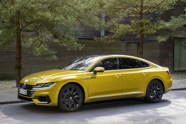 Купеобразный седан Volkswagen Arteon