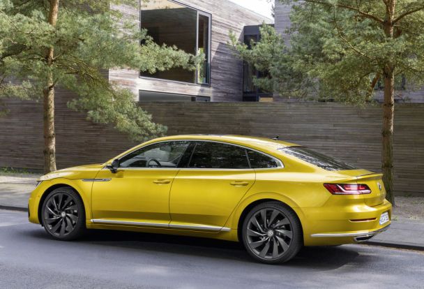 Купеобразный седан Volkswagen Arteon