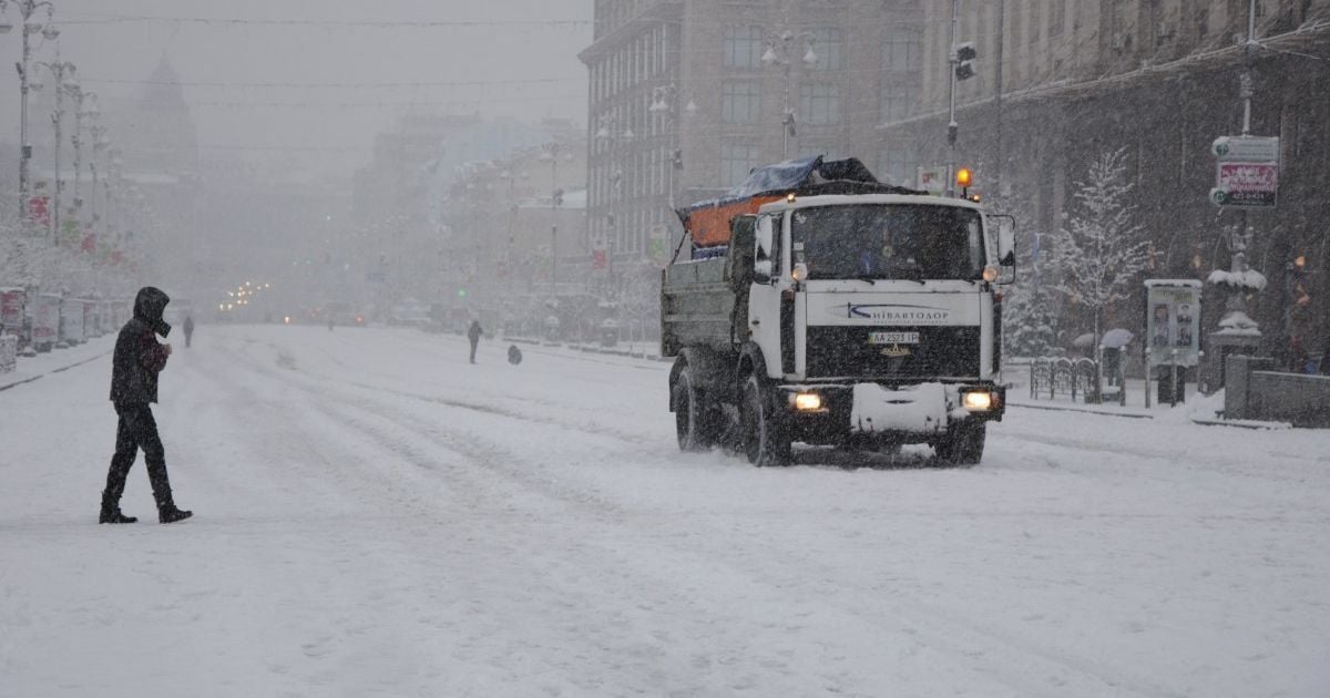 Гололедица, снежные лавины и повышение уровня рек: спасатели предупреждают о непогоде в Украине