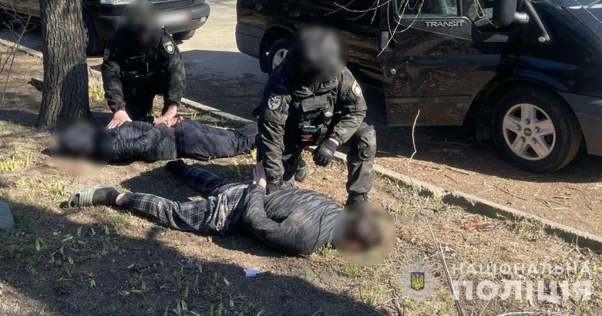 Задержание одного из преступников, продававшего оружие, вывезенное из зоны боевых действий