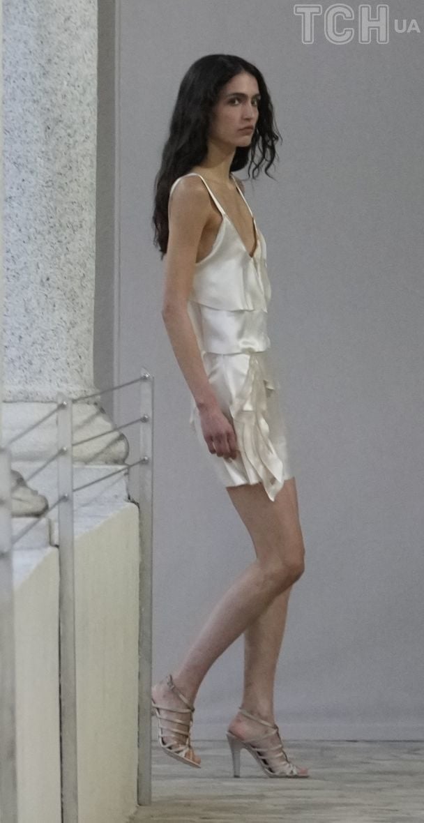 Показ коллекции весна-лето 2025 бренда Alberta Ferretti / © Associated Press