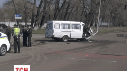 Тринадцять людей постраждали в аварії в селі Калинівка під Броварами