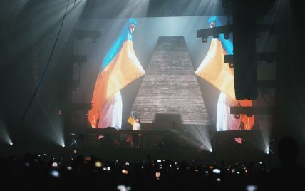 Зажигательные треки, украинский флаг и зарубежные фаны: как прошло грандиозное шоу Армина Ван Бюрена в Киеве