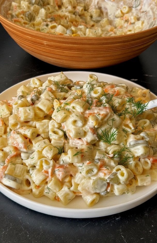 Турецький салат із макаронами tiktok.com/@aytens__kitchen