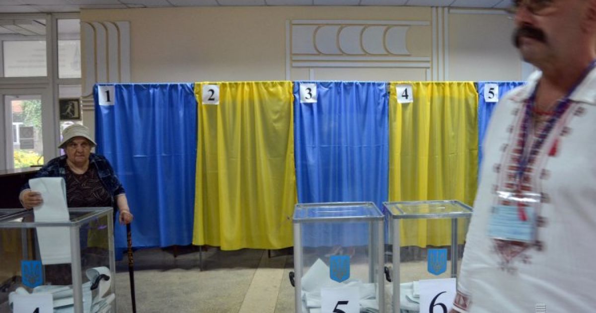 Сейфи із бюлетнями розрізали болгаркою