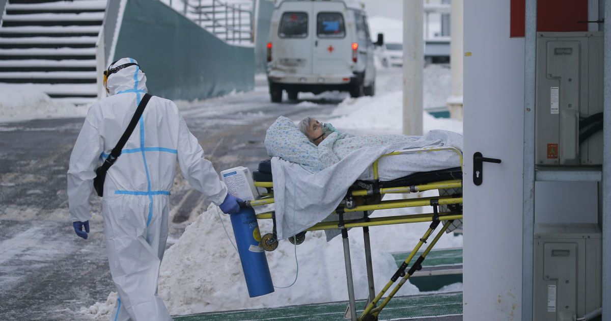 В Росії катастрофічна ситуація з коронавірусом: за добу підтвердили рекордні  124 тисячі нових заражень