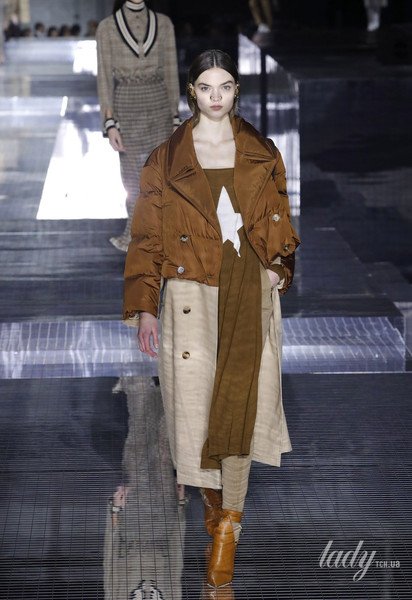 Коллекция Burberry прет-а-порте сезона осень-зима 2020-2021 / © East News
