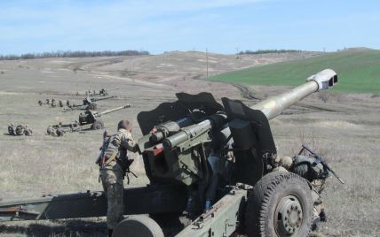 Боевики на Донбассе несколько раз открывали неприцельный огонь по позициям сил АТО