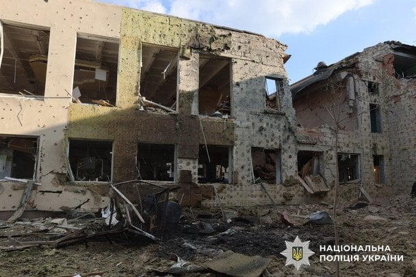 У Сумах зараз усі служби працюють на місці російського авіаудару / © Національна поліція України