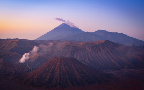Легендарный вулкан Иджен / © Bodo Travel