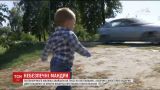 Полуторагодовалого ребенка нашли ночью прямо посреди трассы на Полтавщине