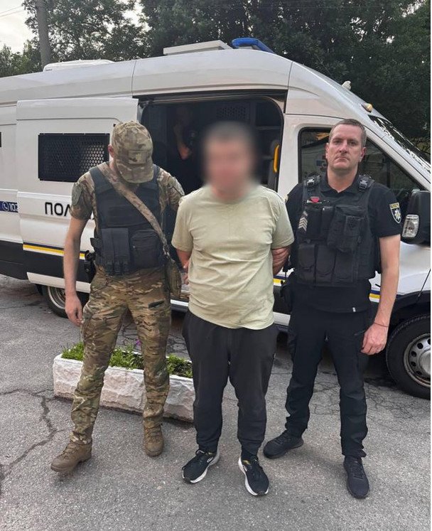 В Запорожье мужчина устроил стрельбу в детском центре: чем все закончилось
