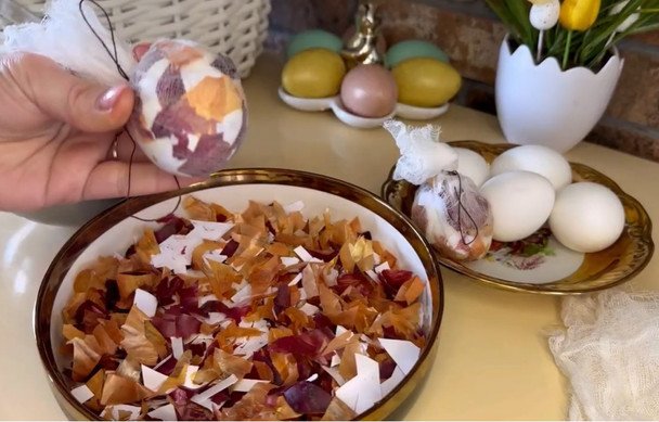 Мармурові крашанки. Фото: https://www.youtube.com/@beautiful_at_home