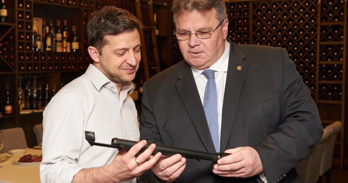 Глава МИД Литвы о Зеленском: "Этот человек твердый, у него есть взгляды"