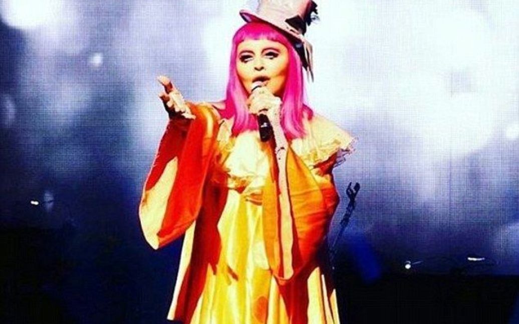 Мадонна выступала в костюме клоуна / © 