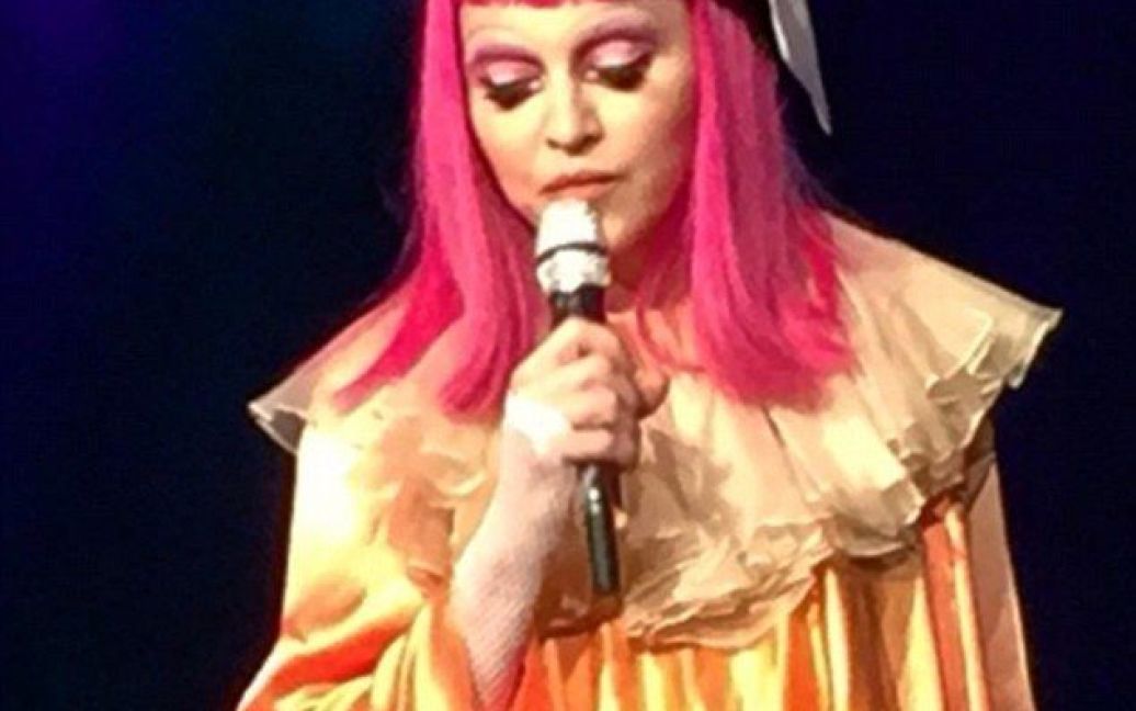 Мадонна выступала в костюме клоуна / © 