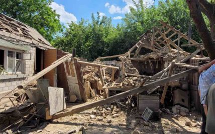 Росіяни обстрілюють мирні населені пункти на Запоріжжі: ракети поцілили у людські будинки