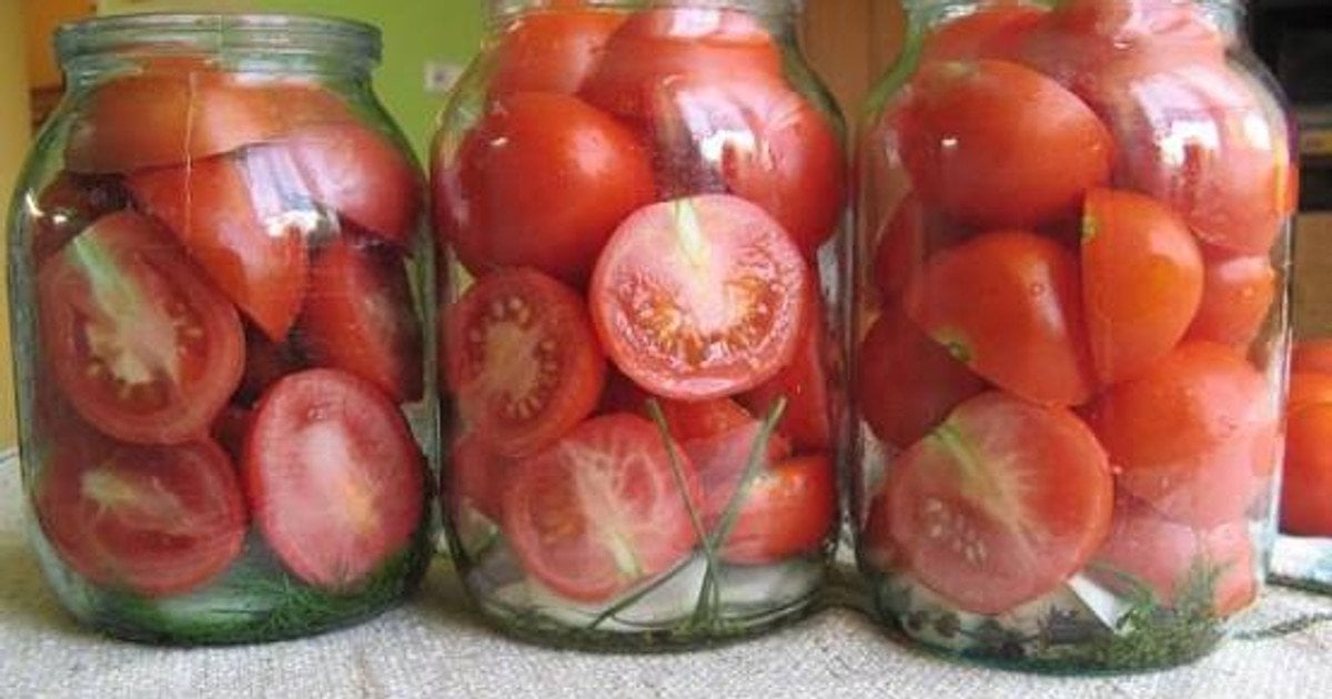 Мариновані помідори половинками