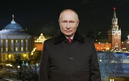 Російський політолог пояснив дивний вигляд Путіна під час новорічного привітання: стався  нещасний випадок в туалеті
