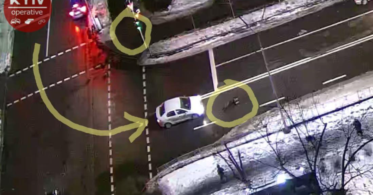 У Києві таксі збило пішохода, який переходив дорогу на зелене світло