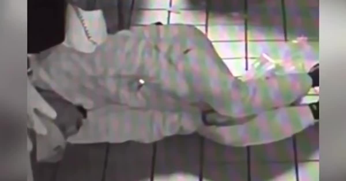 В США вор ворвался в кафе, приготовил себе поесть и задремал