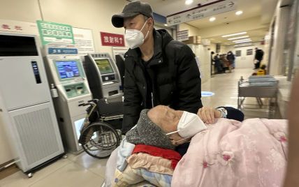 В Китае много умерших от COVID: морги дают родственникам 5-10 минут на прощание