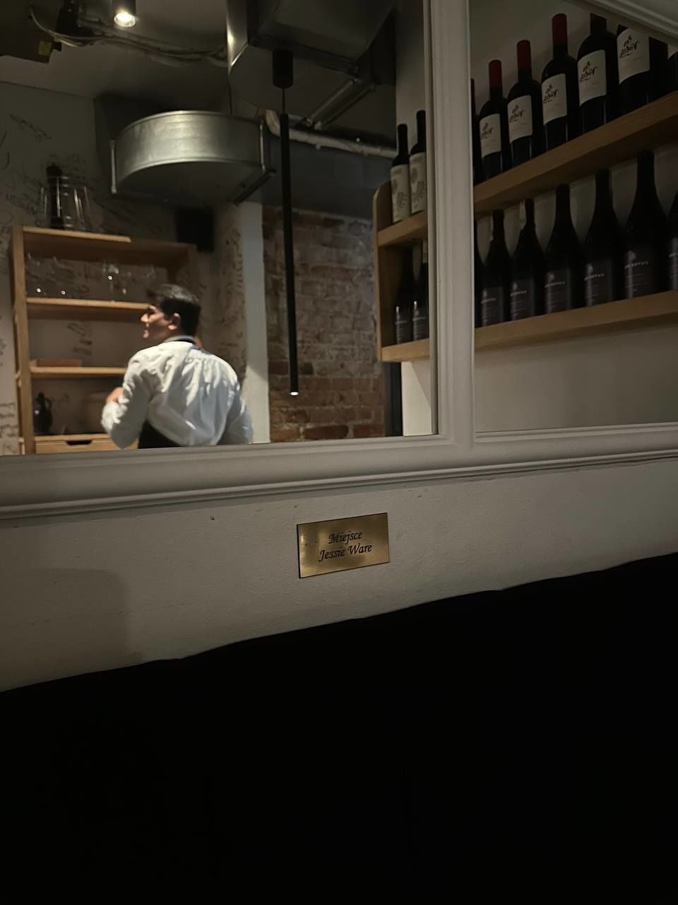 Владимир Дантес и Даша Кацурина в ресторане в Варшаве / © t.me/dashakatsurinaa