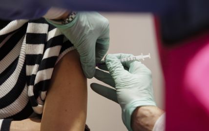 В Британии от коронавируса вакцинировали половину взрослого населения в возрасте до 30 лет